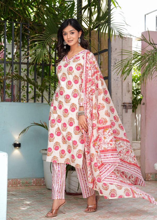 Women Floral Pampas Printed Pure Cotton Kurta with Trousers & Dupatta