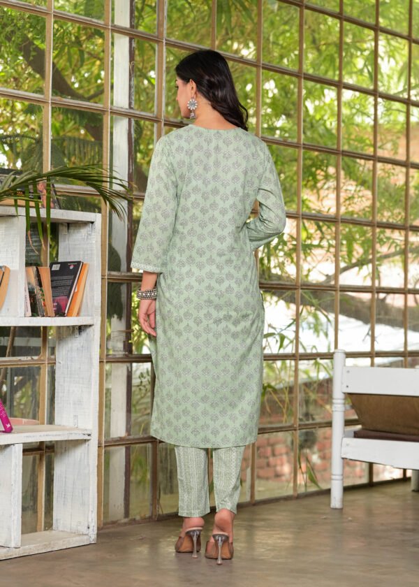 Women Floral Clay Ash Printed Pure Cotton Kurta with Trousers & Dupatta