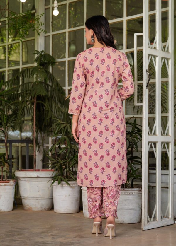 Cameo Floral Embroidered Kurta With Pant & Dupatta