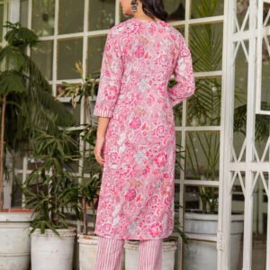 Women Floral Beauty Bush Printed Pure Cotton Kurta with Trousers & Dupatta